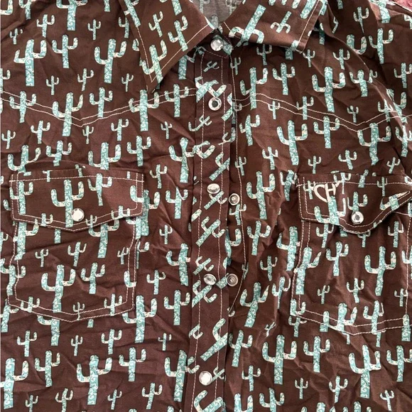 Cowgirl hardware women’s extra  large Brown Shirt with Cactus Print - Picture 5 of 9